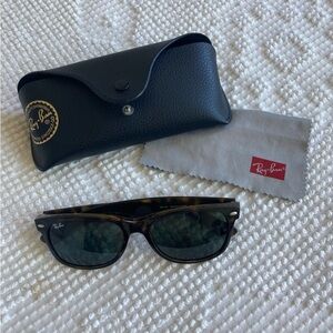 Ray-Ban RB2132 New Wayfarer Classic Sunglasses with Tortoise Frame Green Lenses